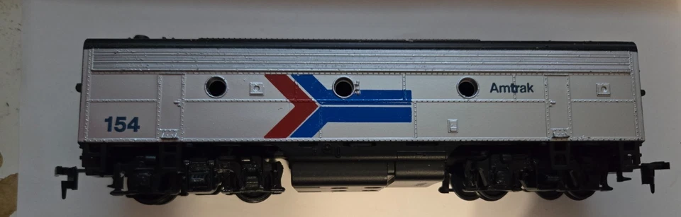 Atlas HO F-3 B-Unit Amtrak 154 DMY Diesel Engine - Image 1 of 2