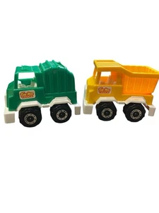 Camión de volteo vintage Tim Mee juguete amarillo plástico verde camión de basura - Imagen 1 de 5