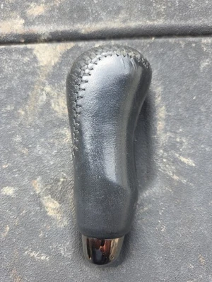 2003-2008 Subaru Forester  Leather Gear Shift Shifter Knob Black OEM - Image 1 of 4