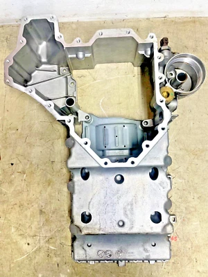 13 - 17 BMW 650 750i 4.4L V8 TWIN TURBO - верхний масляный поддон 7605524 17500610 OEM - Изображение 1 из 4