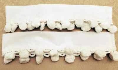 Pares de paneles de flecos de bola clásicos vintage, pares de niveles, cenefas y corbatas BLANCO Foto 1 de 4