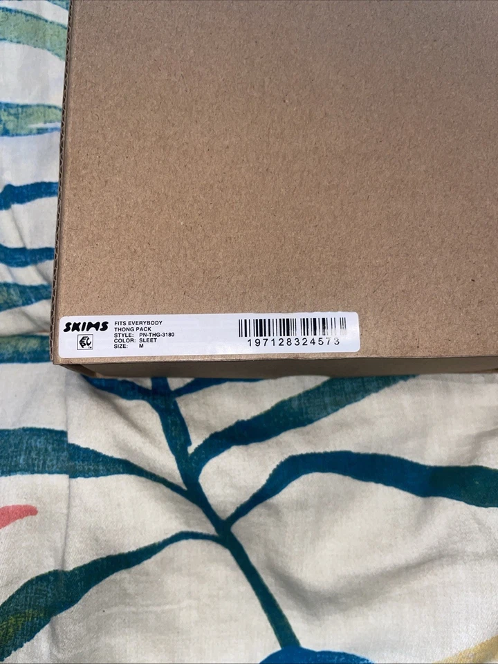 *New In Box* Skims Fits Everybody thong 5-pack Bouquet Multi - Size Medium - Image 1 of 2