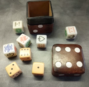 Dark Brown Genuine Leather Dice Box with Lid - includes x 8 Dice. Vintage Italy - Picture 1 of 5