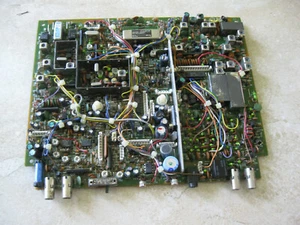 Jednostka główna Icom IC-735 z filtrem FL-30 w doskonałym kształcie działająca tak, jak powinna - Zdjęcie 1 z 3