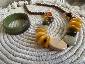 Set collana e bracciale stile anni 80 acrilico multicolore - verde/marrone/grigio/giallo - Foto 1 di 3