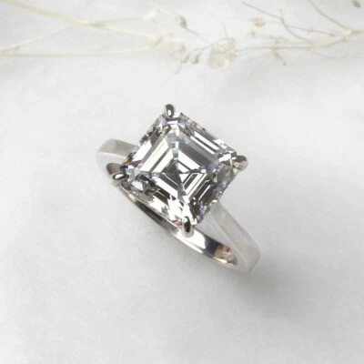 Anillo de compromiso para mujer de diamantes creados en laboratorio de corte Asscher de 4 quilates enchapado en oro blanco de 14 quilates Foto 1 de 4