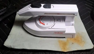 Sunbeam Model 3939 International Dual Voltage Travel Steam Iron - Picture 1 of 14