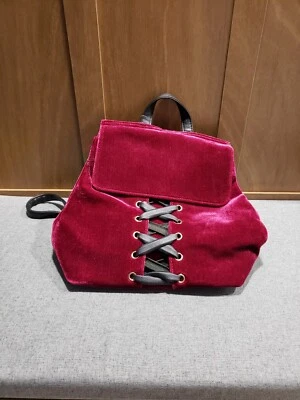 Mini mochila gótica con cordones de celosía de terciopelo rojo borgoña  Foto 1 de 4