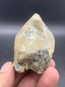 566 Carats Unique Inclusion Quartz Specimen From Skardu Pakistan. - Picture 1 of 16