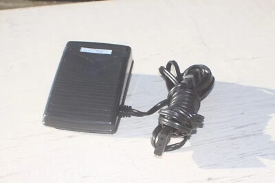 SINGER / JEGON - SEWING MACHINE FOOT PEDAL- HK-17-  3 PRONG OFFSET PLUG - TESTED - Image 1 of 3