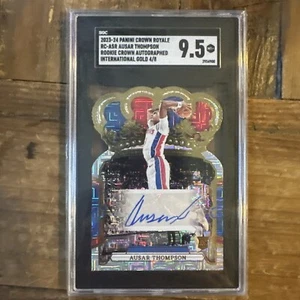 2023 Panini Crown Royale Gold International /8 AUSAR THOMPSON RC ROOKIE SSP - Foto 1 di 2