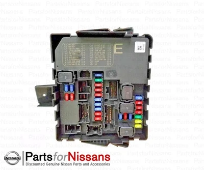 Genuine Nissan Frontier Titan Xterra Armada IPDM Module 284B6-ZE03B - Imagen 1 de 3