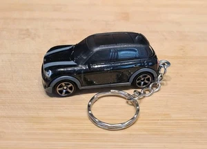 1/64 DIECAST MODEL 2011 MINI COOPER COUNTRYMAN KEYCHAIN KEYRING - Picture 1 of 4