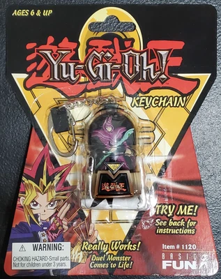 Yu-Gi-Oh! Series 1 Duel Monster Spinning Keychain Dark Magician 1996 - NEW - Image 1 of 4