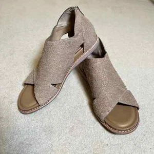 Sandali Sofft Evonne scamosciati talpa metallizzati copertura completa zip posteriore piatta taglia 7 nuovi con etichette - Foto 1 di 8