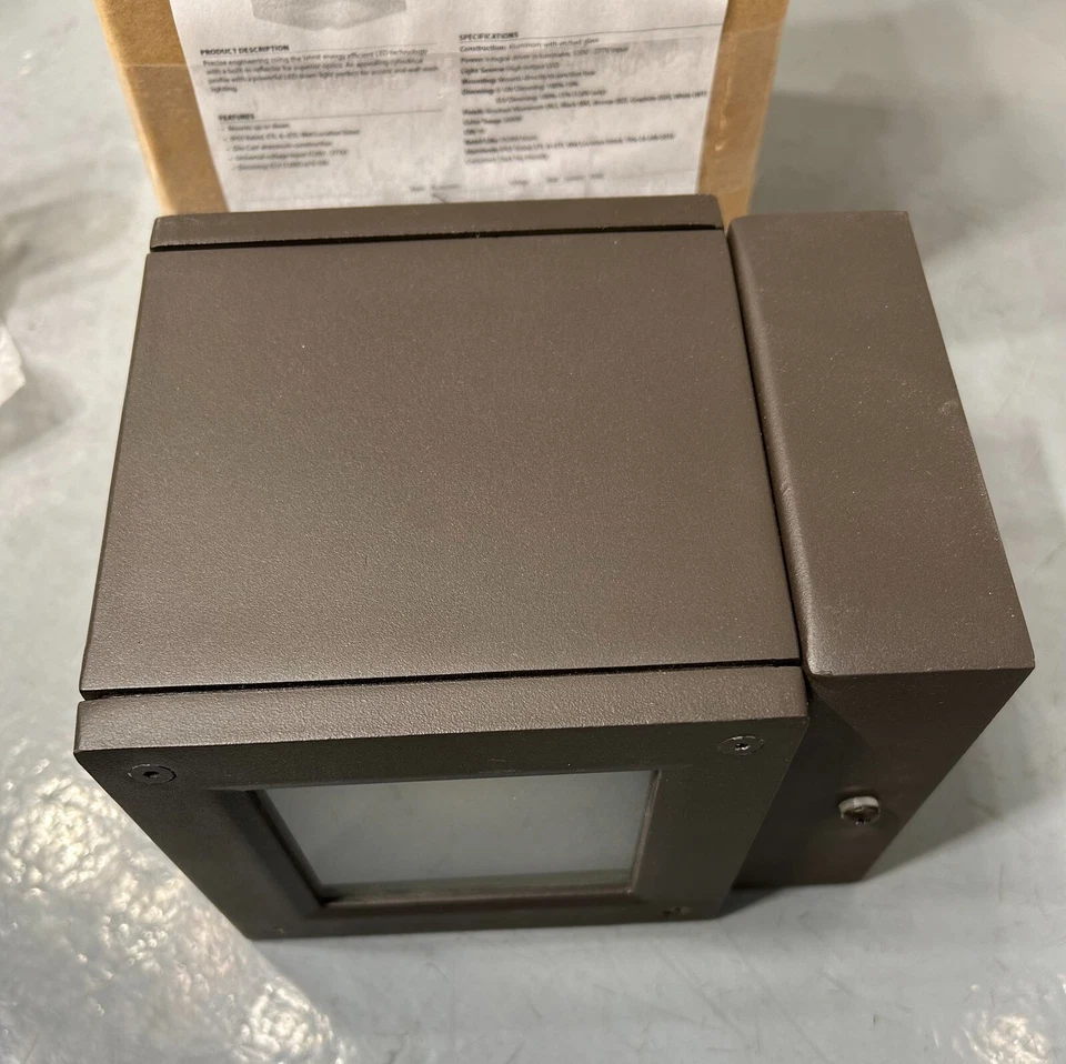 WAC WS-W2505-BZ 30W Rubix Arriba/Abajo LED Montaje en Pared, 3000K *caja abierta Foto 1 de 4