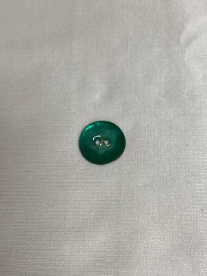 Italian Dyed Emerald Green Natural Shell MOP Pearl Button (3 Sizes to Choose) - Image 1 of 4