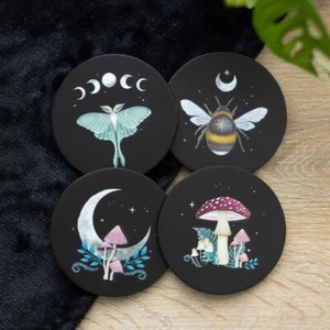 Dunkler Wald Pilzmotte Mond Biene Druck 4 Untersetzer Set - Bild 1 von 4
