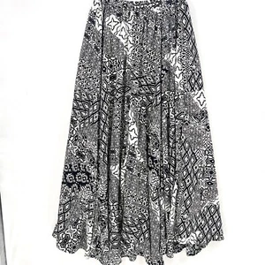 Pull On Maxi Full Skirt Womens Size Medium Black White Paisley Geometric Elastic - Picture 1 of 5