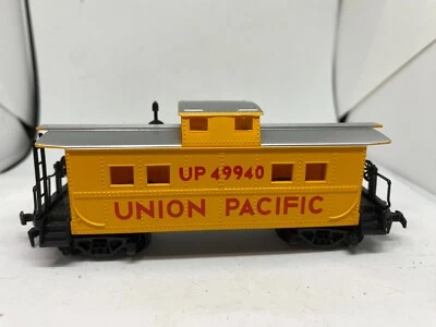 HO scale yellow Union Pacific #49940 Caboose - Image 1 of 4