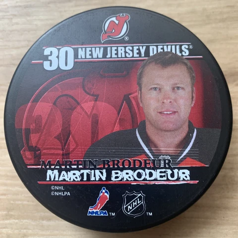 NEW JERSEY DEVILS MARTIN BRODEUR #30 PLAYER NHL HOCKEY PUCK InGlasCo Cover