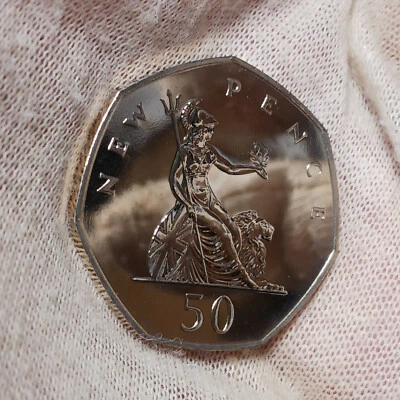 1x 1971 Gran Bretaña 50 peniques nuevos a prueba - 350.000 acuñados - Isabel II Foto 1 de 4