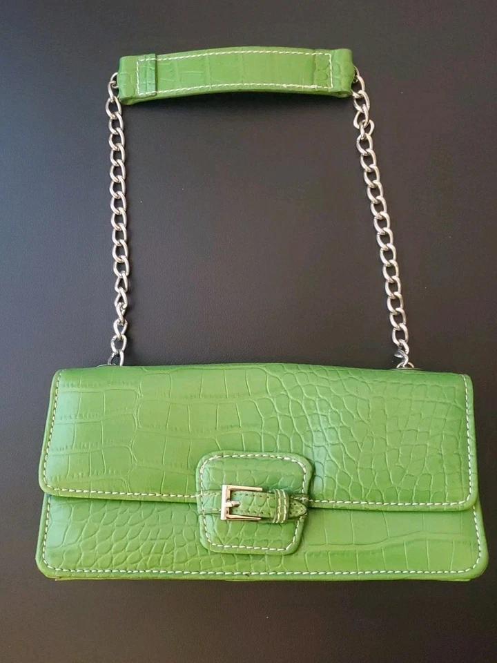 Bolso de Hombro Baguette Vintage Verde Patente Repujado Cocodrilo Azul Forro Satinado LINDO Foto 1 de 4