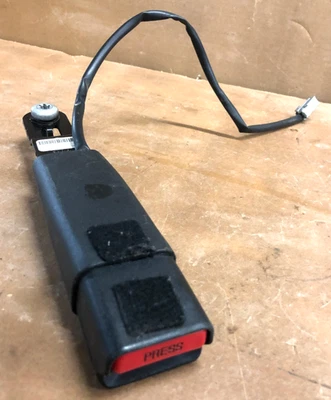 Receptor de fivela de cinto de segurança 2013 Dodge Durango (frente do motorista) 2011-2014 - Imagem 1 de 4