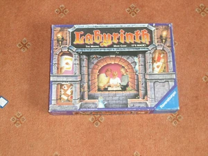 SPARES LABYRINTH BOARD GAME BY RAVENSBURGER 1992 -PLAYING BOARD +4 PIECES+RULES - Picture 1 of 3