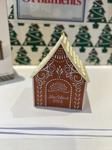 New Home 2014 Weihnachtsbaum Punze Andenken Ornament Neu im Karton - Bild 1 von 12
