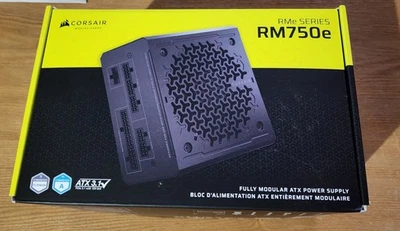 Fuente de alimentación modular ATX Corsair serie RME RM750e negra CYBENETICS platino Foto 1 de 4