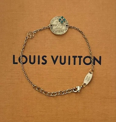 Louis Vuitton Authentic Collier Medal Miss Windsor Bracelet Color Gold - Image 1 of 4