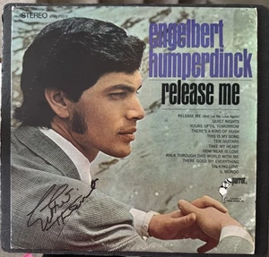 Álbum de discos autografiado de vinilo firmado por Engelbert Humperdinck Release Me certificado de autenticidad JSA - Imagen 1 de 2