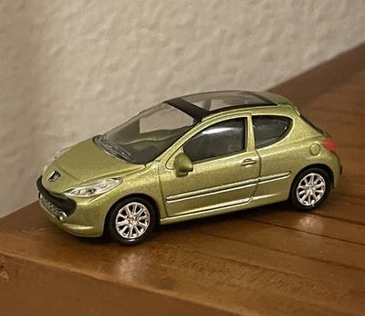 Miniature Norev Peugeot 207 vert 1/64 1:64 3 inches Voiture Neuve avec boîte - Photo 1/4