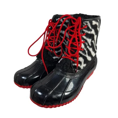 Botas Sugar Skipper Duck para mujer talla 8M estampado de cebra detalles rojos con cordones Foto 1 de 4