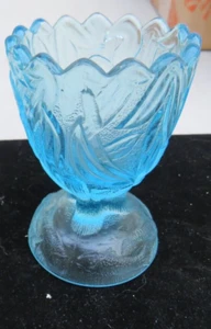 ST. CLAIR GLASS KINGFISHER IN THE RUSHES FISHES AQUA TOOTHPICK HOLDER - Picture 1 of 6