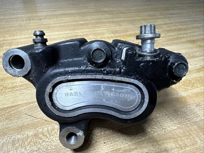 Pinza de freno delantera izquierda Harley-Davidson OEM 44046-00D Foto 1 de 4