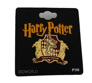 Harry Potter Gryffindor Emblem Red & Gold Badge Pin Official Licensed Bioworld - Picture 1 of 2