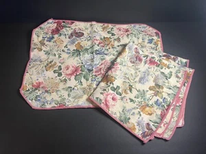 Vintage Cottagecore Floral Print Pink Trimmed Napkins & Quilted Placemat Set - Picture 1 of 6