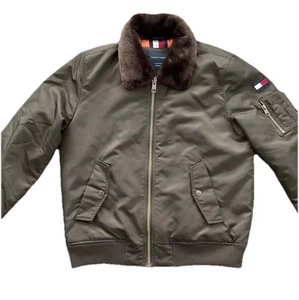 Tommy Hilfiger Military Bomberjacke Herren - Olivgrün mit Kunstfellkragen •XL - Bild 1 von 10