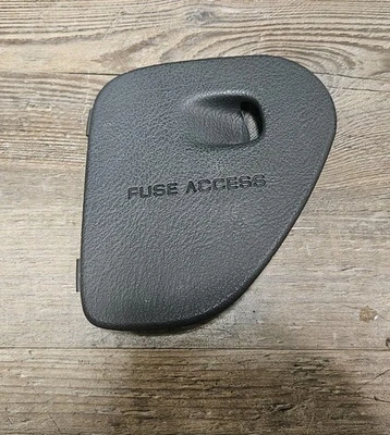 Крышка предохранителя панели приборной панели 1998-2001 Dodge Ram 1500 2500 3500 темно-серая от оригинального производителя - Изображение 1 из 4