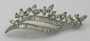 Crown TRIFARI Clear Invisible Set Bar & Pave Rhinestone Rhodium Plated Brooch - Picture 1 of 19