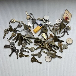 Vintage Schlüssel Lot verschiedene Marken/Verwendungen ca. 60 im Lot - Bild 1 von 5
