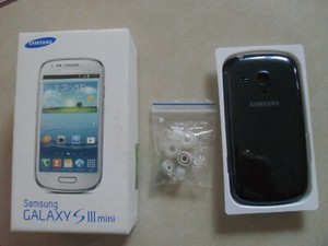 Accessories for the original Samsung Galaxy S 3 mini, backcover, earplugs, new