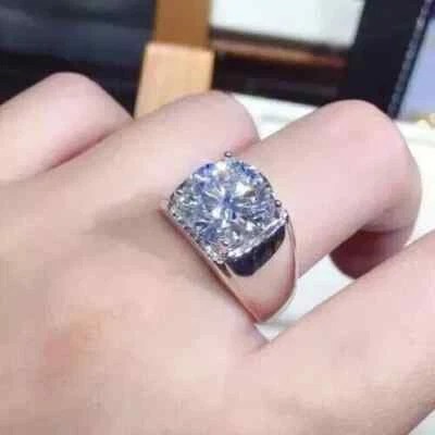 Anillo de boda solitario redondo de diamantes creado en laboratorio de 3 quilates para hombre enchapado en oro blanco de 14 k Foto 1 de 4