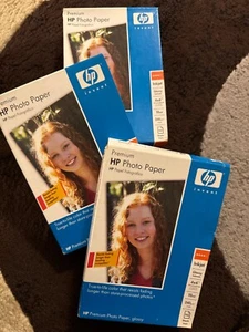 HP Premium Plus 4" x 6" błyszczący papier fotograficzny 100 ct 80 funtów. NOWY, 1 ZLOT(3kg) - Zdjęcie 1 z 3