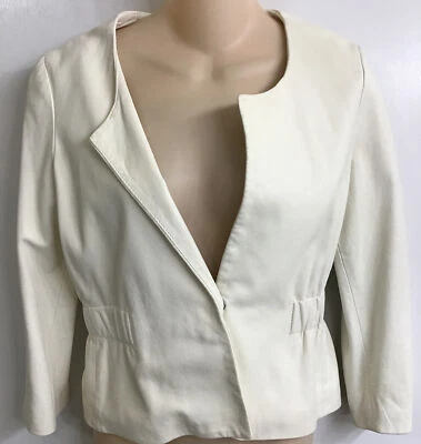 Chaqueta Theory Marfil Piel de cordero Cierre frontal Sin cuello Cintura elástica Talla XS Foto 1 de 4