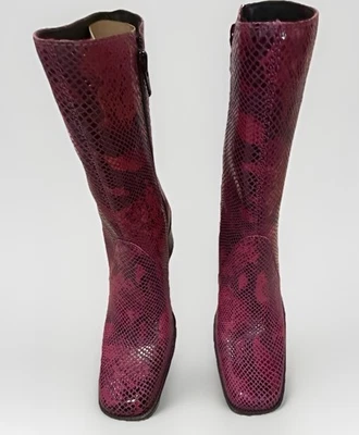 Bota Mainframe Mujer Talla 8 Cuero Magenta Piel de Serpiente Tacón Bloque Puntera Cuadrada NUEVA Foto 1 de 4