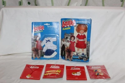 Lote de bonecas e joias vintage 1982 The World Of Annie Fashions Play Outfit - Imagem 1 de 3