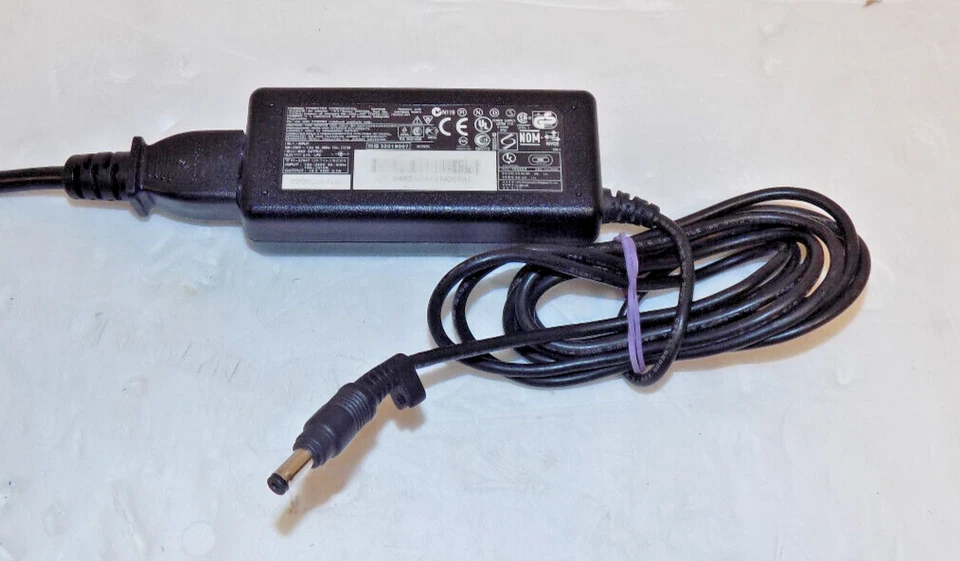 Compaq  PPP005L 179725-002 PA-1500-02C 18.5V AC 2.7A Charger AC Adapter - Image 1 of 1